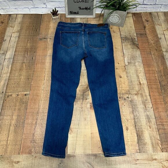 Madewell
10" High-Rise Roadtripper Authentic Skinny Jeans - Picture 4 of 11